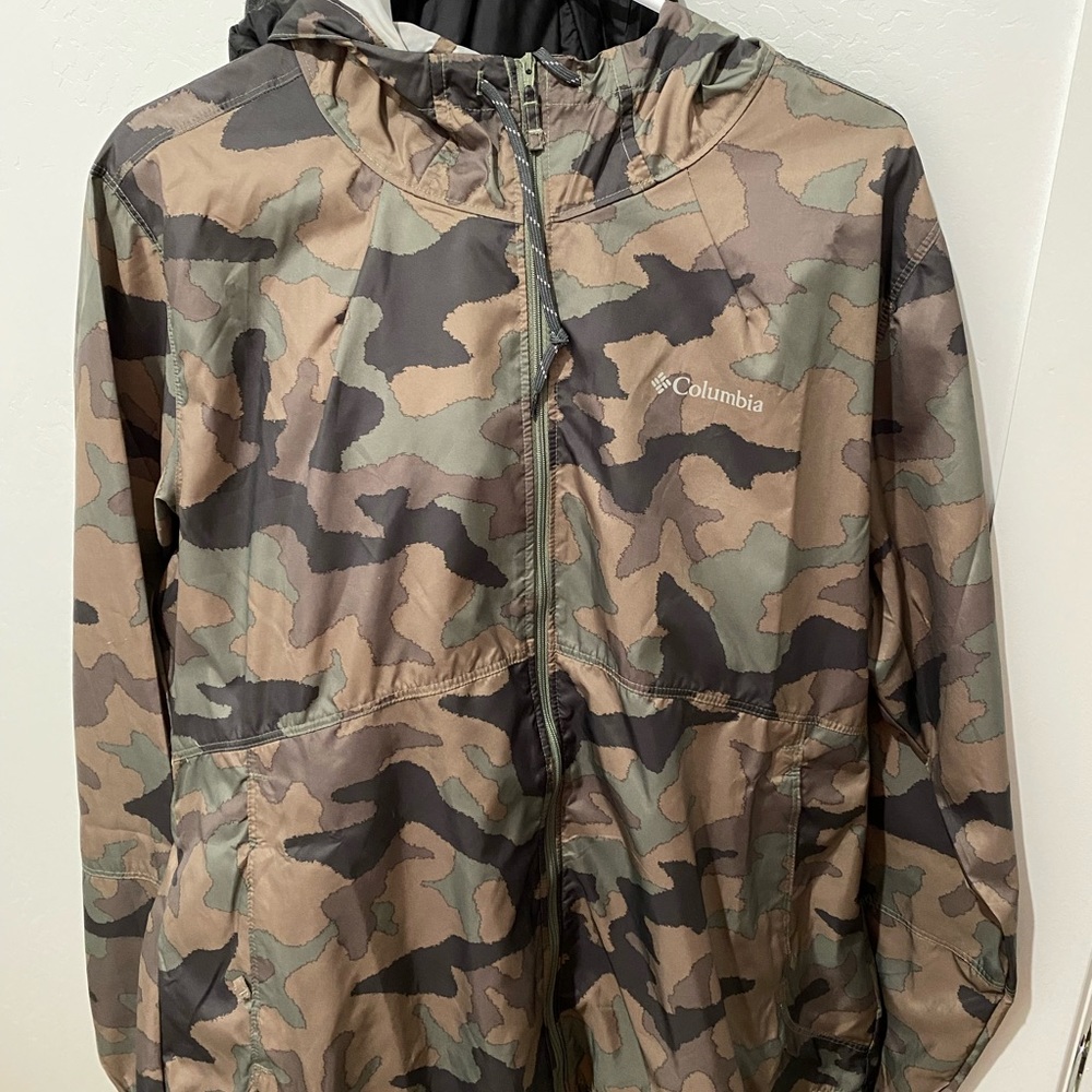 Women’s XL Columbia Windbreaker. Only worn once. Originally paid $65 for it.
